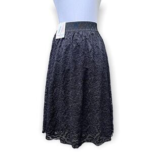 LULAROE LOLA BLACK FLOUNCY LACE MIDI SKIRT NEW WITH TAG XS